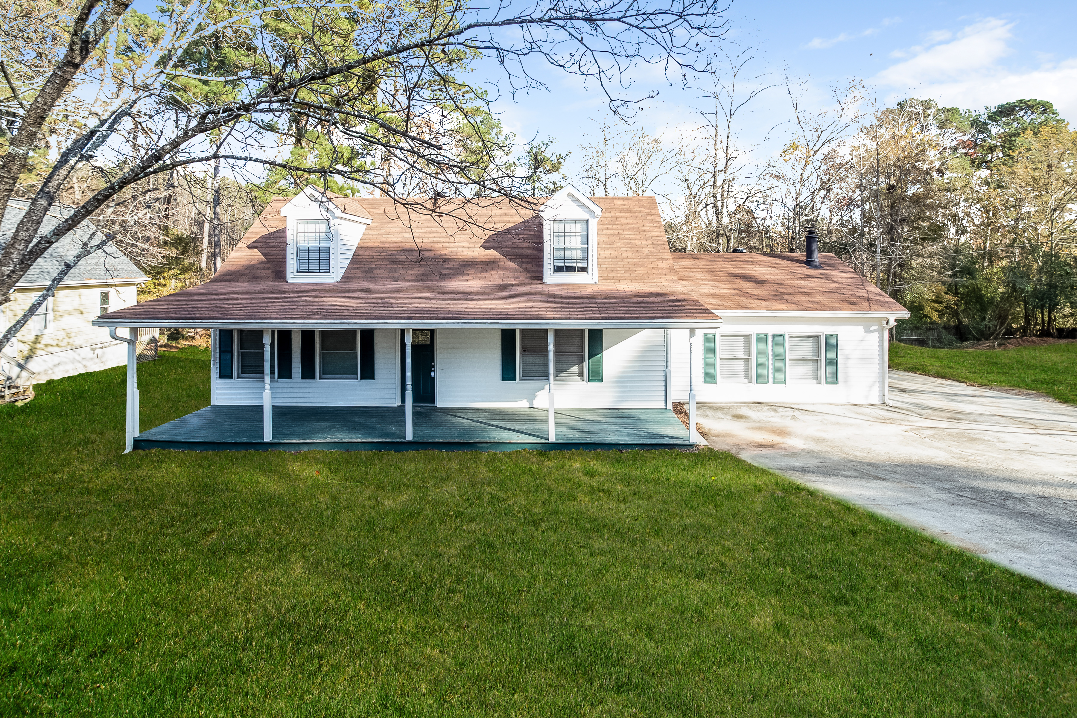 3835 Sunny Hill Dr Loganville, GA 30052